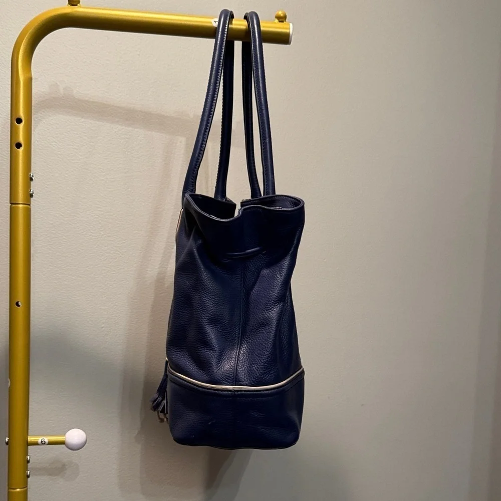 Cole Haan Vintage leather Reiley tassel tote in Navy EUC